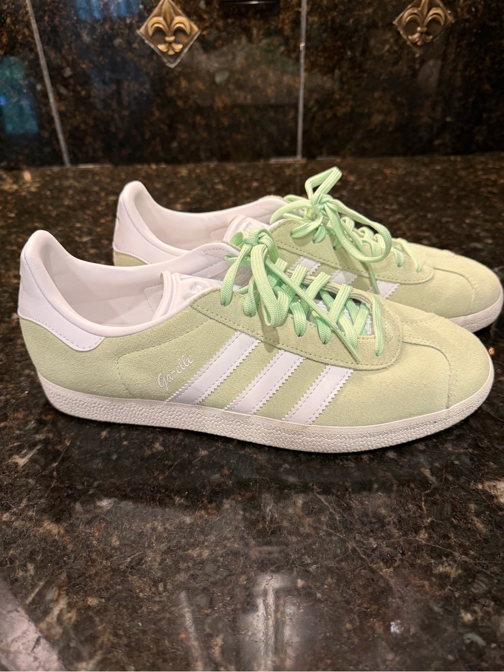 adidas Gazelle Women’s Sneakers in Light Green and White size 9